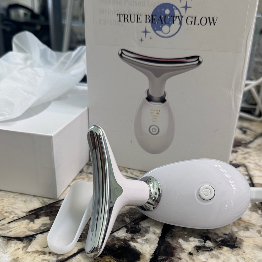 White and Silver Facial Massager true beauty glow device paid $305- NEW IN Box